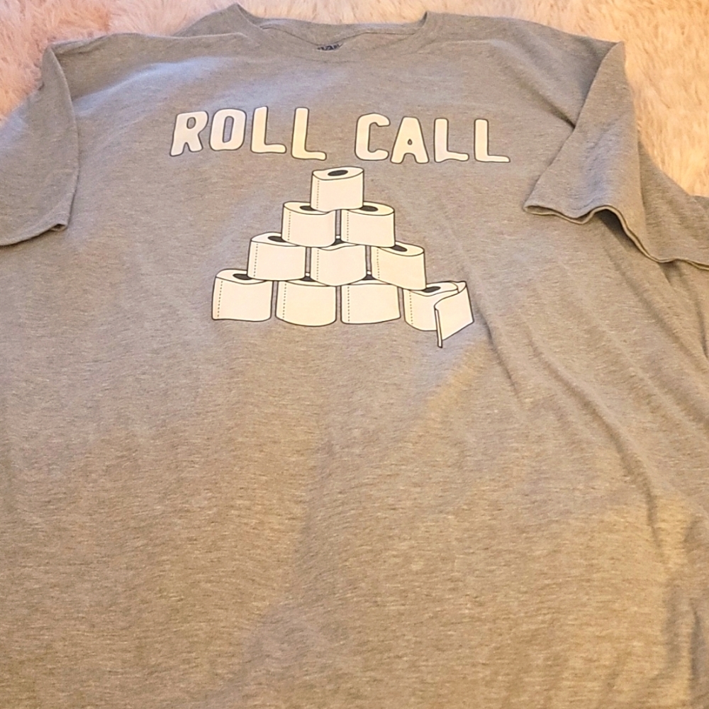 Mens 2xl gray shirt eith tissue on front